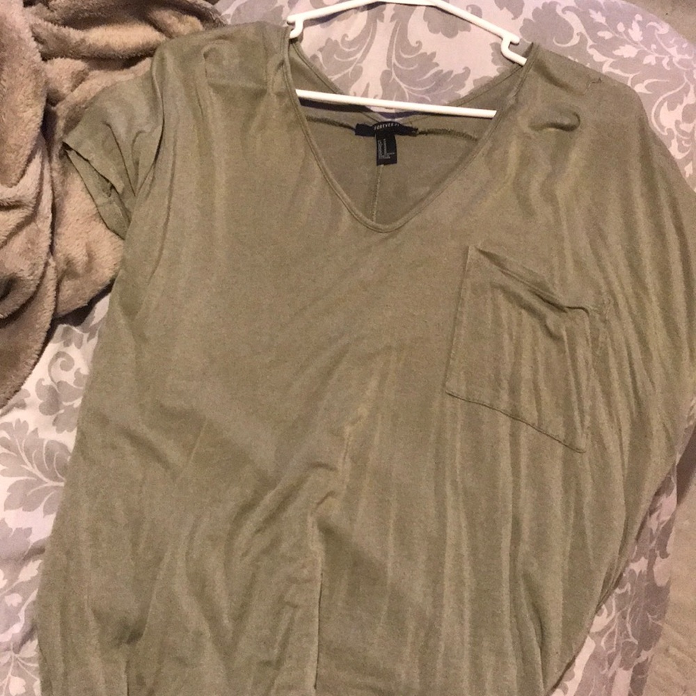 Loose shirt